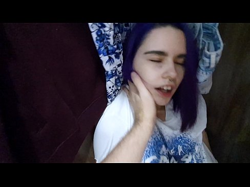 ❤️ พบน้องสาวของฉันในตู้เสื้อผ้าและช่วยเธอหลั่ง เย็ดกัน ที่ th.porngameshub.ru ❌️❤